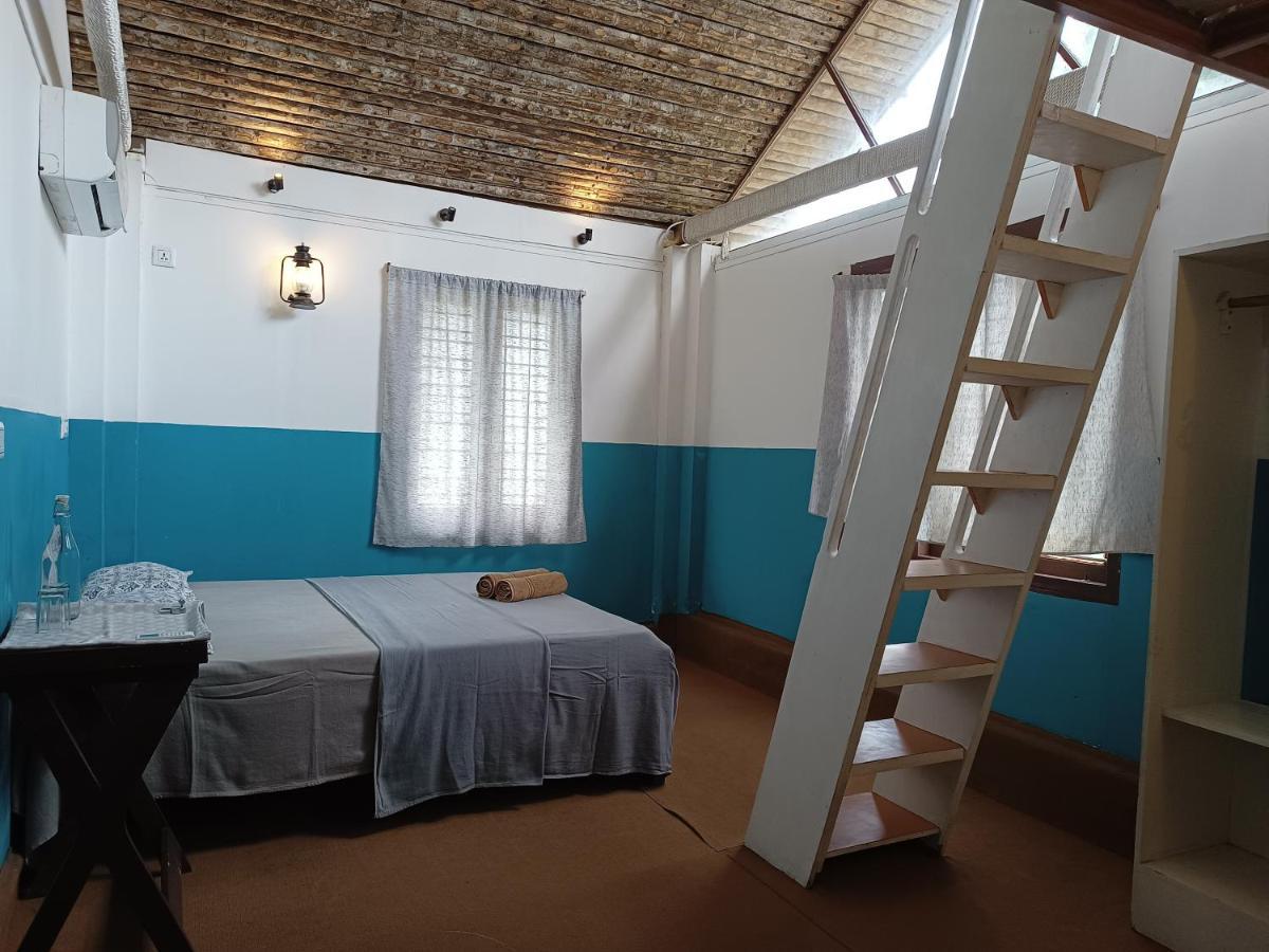 Hostel Calaila فاركَالا المظهر الخارجي الصورة